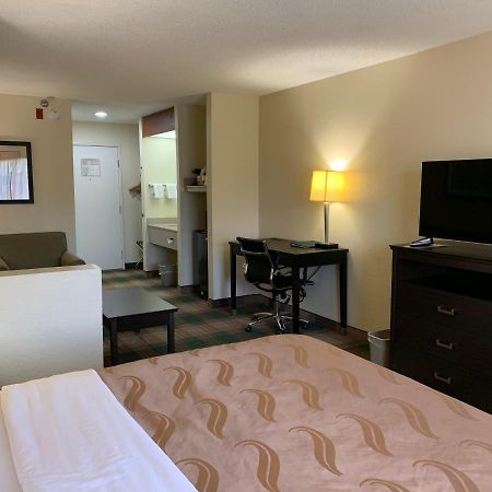 Quality Inn Montgomery South Hope Hull Екстериор снимка