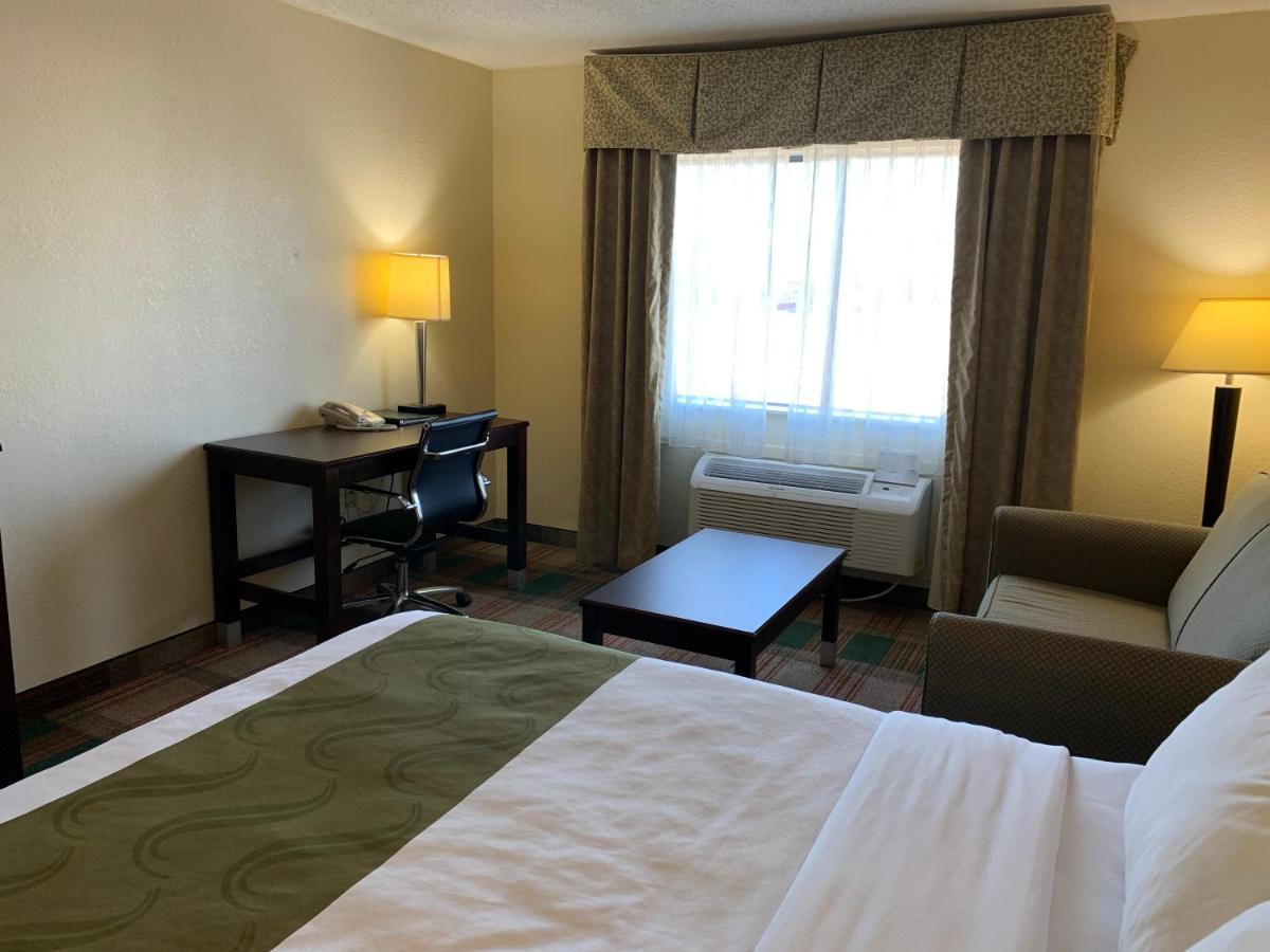 Quality Inn Montgomery South Hope Hull Екстериор снимка